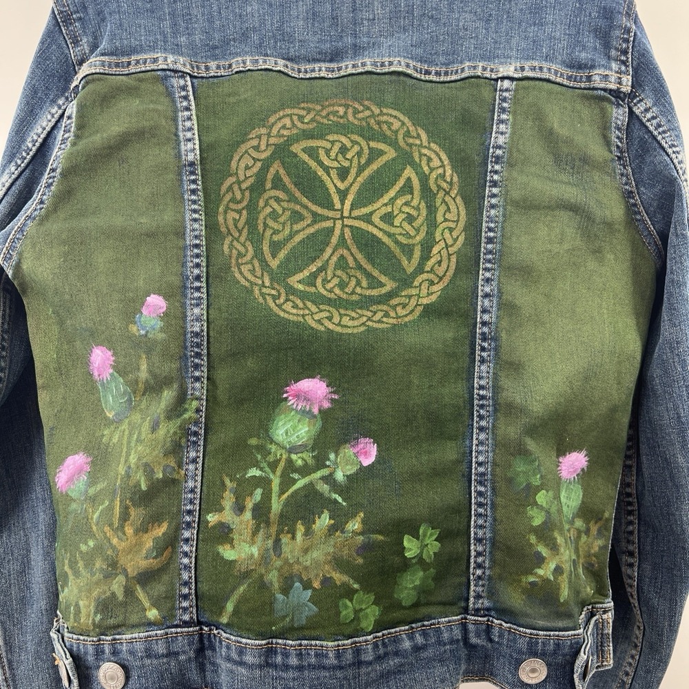 Levi's Trucker Jean Jacket Women L Blue Hand Painted Boho Graphic Celtic Cross - Picture 2 of 15